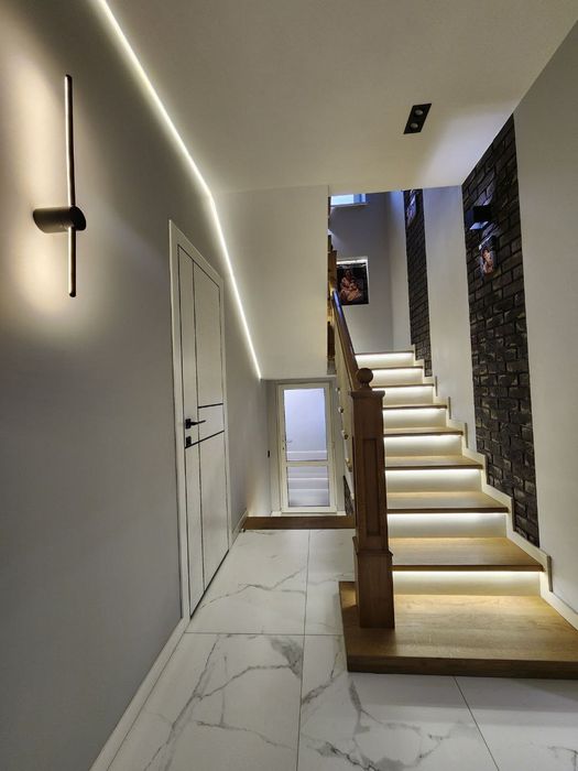 Продається сучасний будинок поблизу міста!