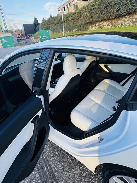 Tesla model 3  sr plus