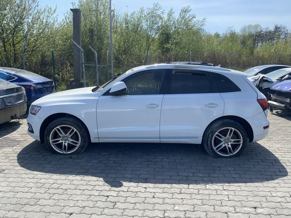 Корпус фільта Audi Q5 8R, A4 B8, A5 8T 2.0 TFSI 8K0133837BJ Розборка