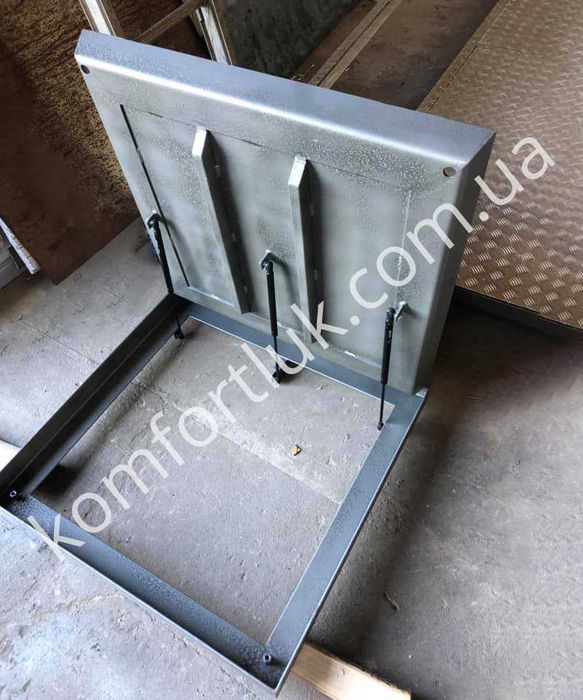 Прихований герметичний люк під бруківку в вуличний підвал каналізації