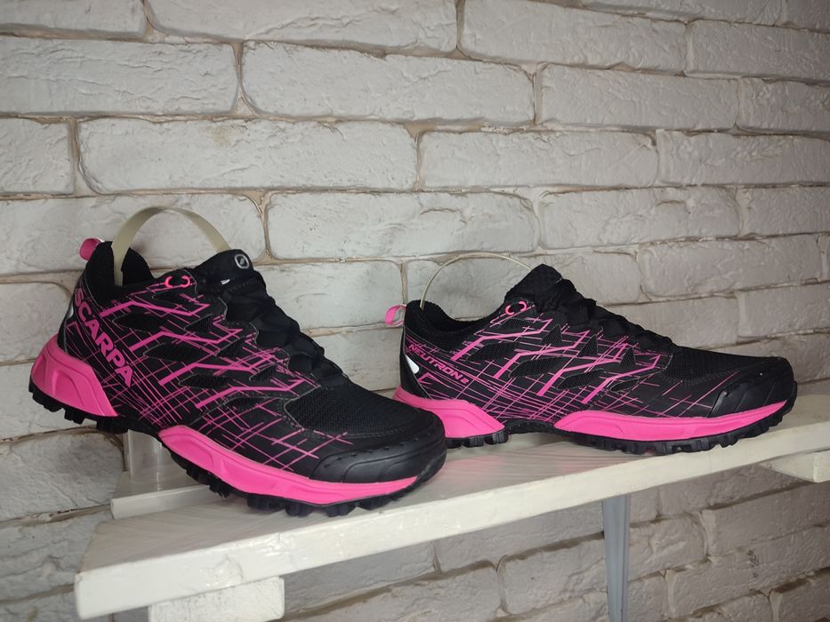 Scarpa Neutron 2 WMN Італія бігові трейлові кросівки 24см