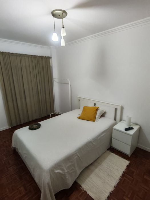 Arrenda se quarto são João do Estoril