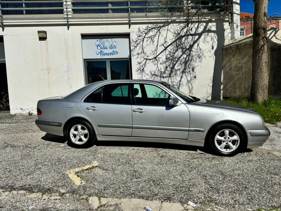 Mercedes-Benz E Class E200 CDI -Ano 2001 /433 000