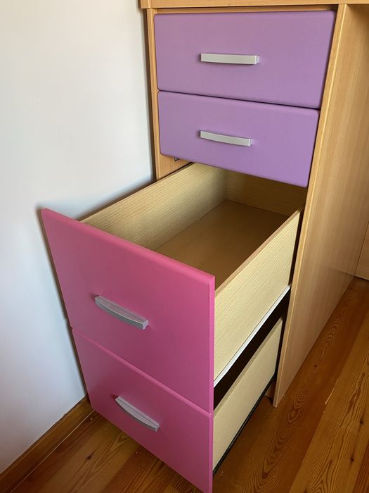 Cama Alta com 4 Gavetas e Escada em Madeira