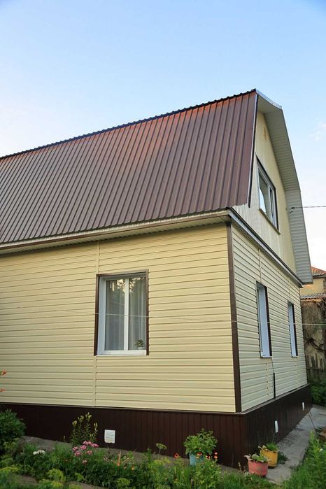 Профнастил та металочерепиця в різних кольорах