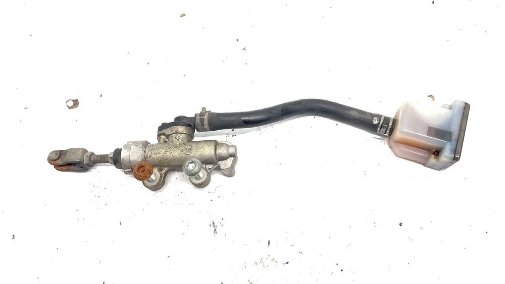 Suzuki gsf 600 bandit 600n 95do99r Pompa hamulcowa tylna tył