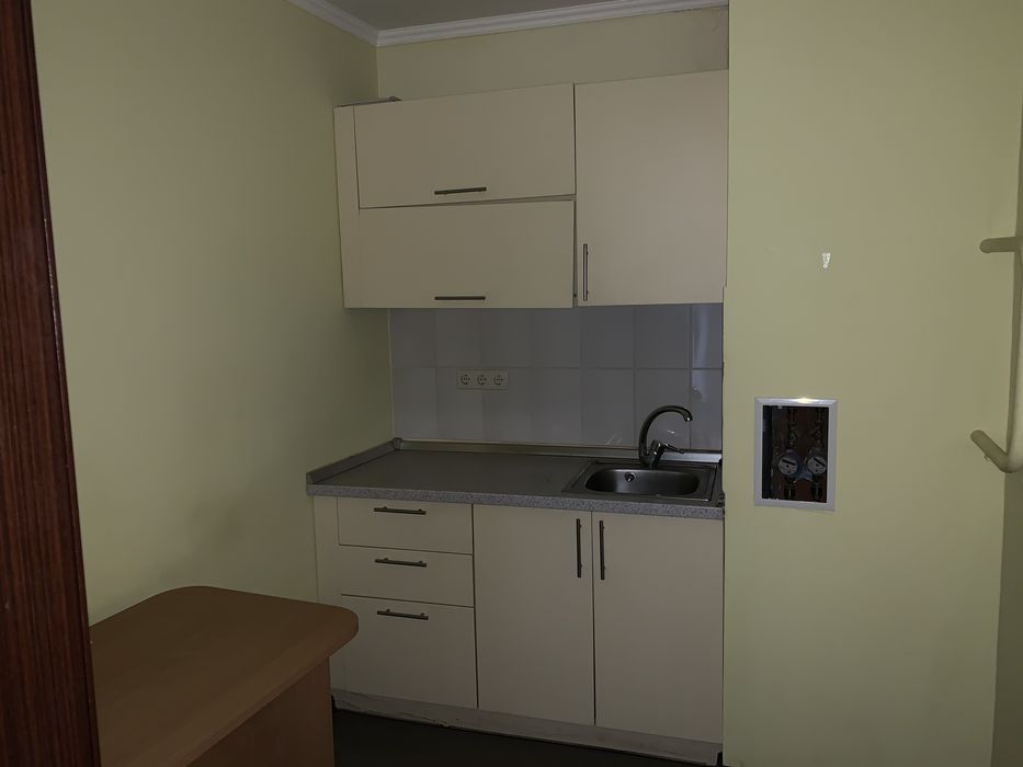 Дніпровська наб, 19А, 85м.кв. офіс (ж.ф.).