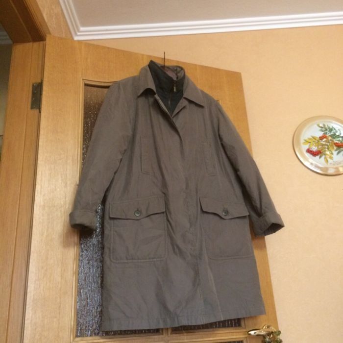 Теплый плащ. Пальто. Размер большой 50. Низкая цена вполовину! Дешево!