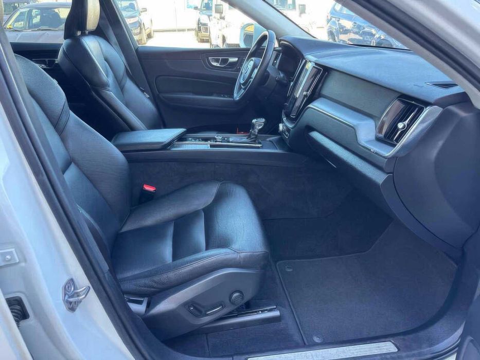 Volvo XC60 T6 Momentum      2019