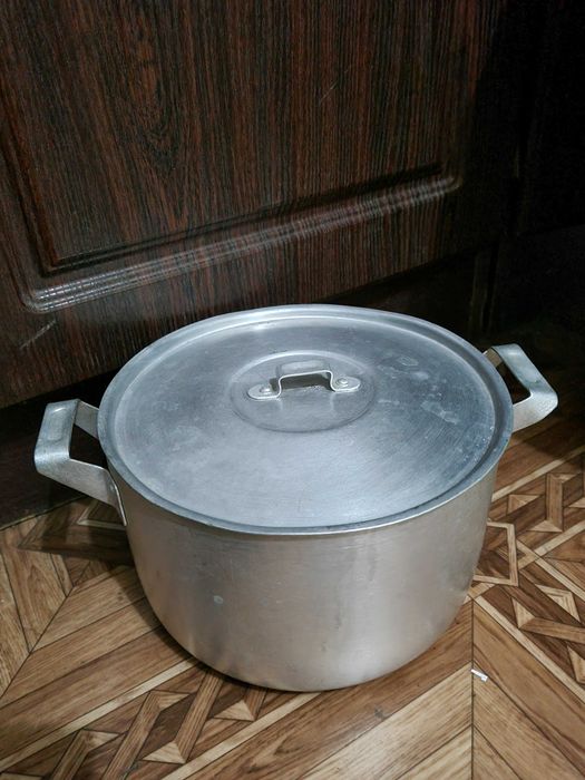 Кастрюля аллюминиевая