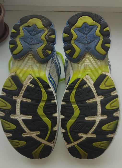 Кроссовки на мальчика