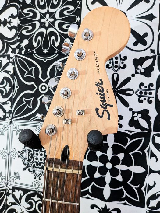 Guitarra Elétrica Fender Squier Bullet Mustang - Pronta a tocar