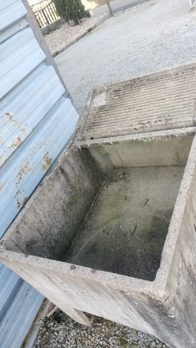 Vendo tanque da roupa.