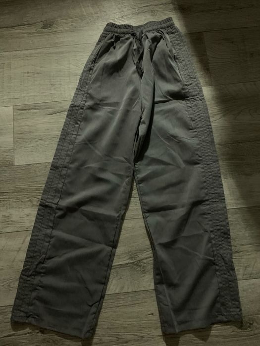 Штани сірі жіночі