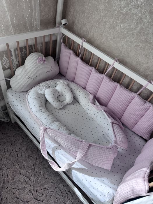 Комплект в дитяче ліжко бортики, кокон, подушка, простирадло, наматрац
