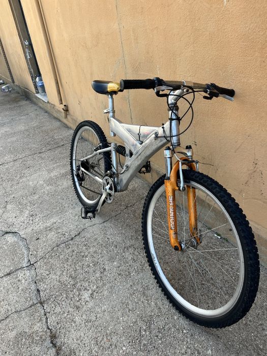 bicicleta com pouco uso