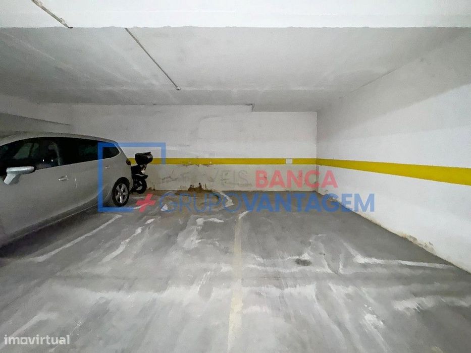 Venda de 6 Parqueamentos