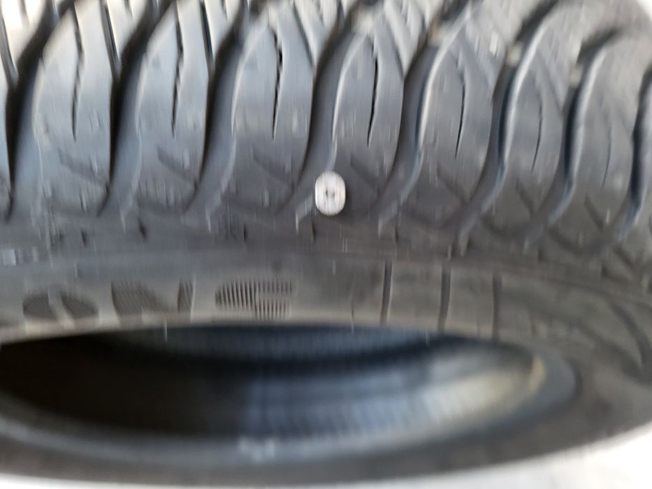 1x Opona całoroczna Goodyear Vector 4Seasons Gen2 215/60R16 95V