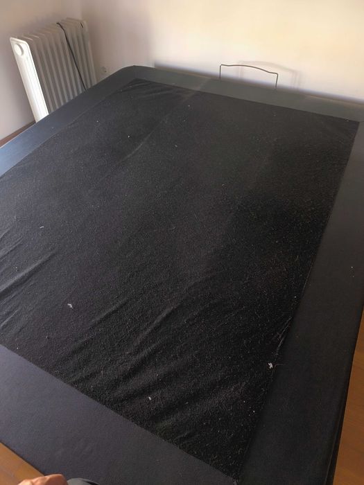 Cama com arrumação