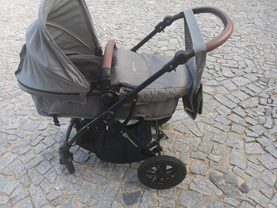 Carrinho de bebé trio