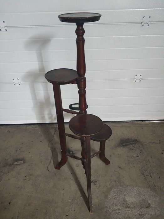 Suporte para plantas em madeira