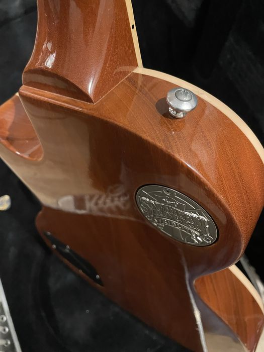 Gibson les paul deluxe 100 an.
