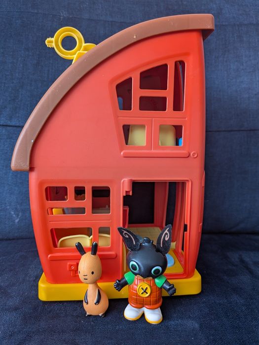 Bing domek, maskotki, plakat