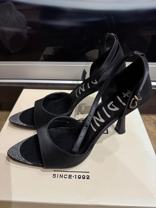 Босоніжки жіночі