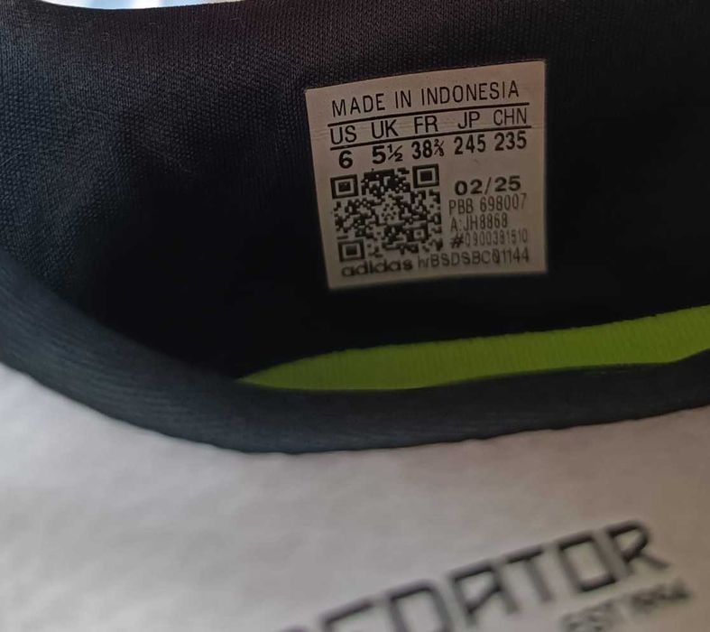 Chuteiras Adidas PREDATOR, em bom estado