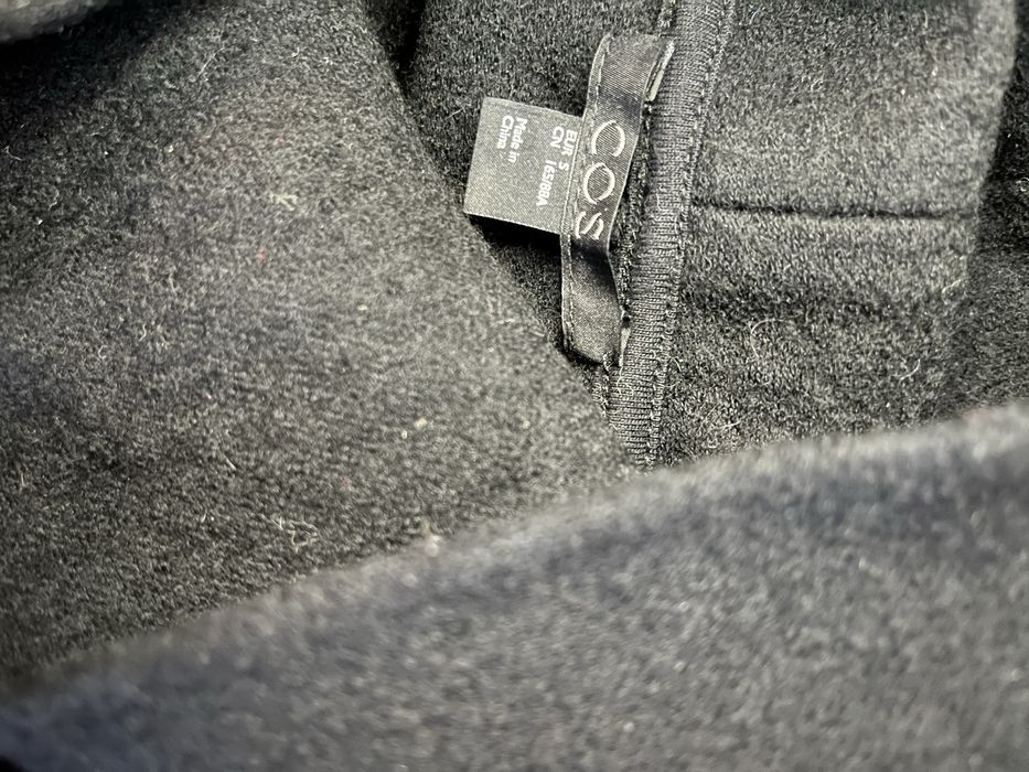 Светр гольф cos чорний вовна,m-s,38