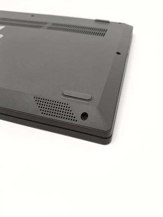 Lenovo V15-ADA 15,6 AMD Athlon Silver 3050U 8/512GB SSD QWERTZ