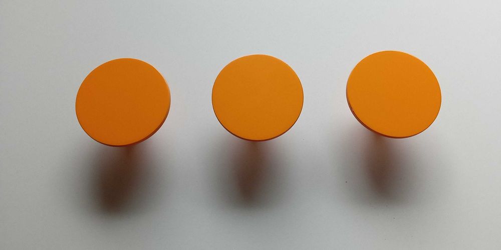 Puxadores "dot" ROS para mobiliário