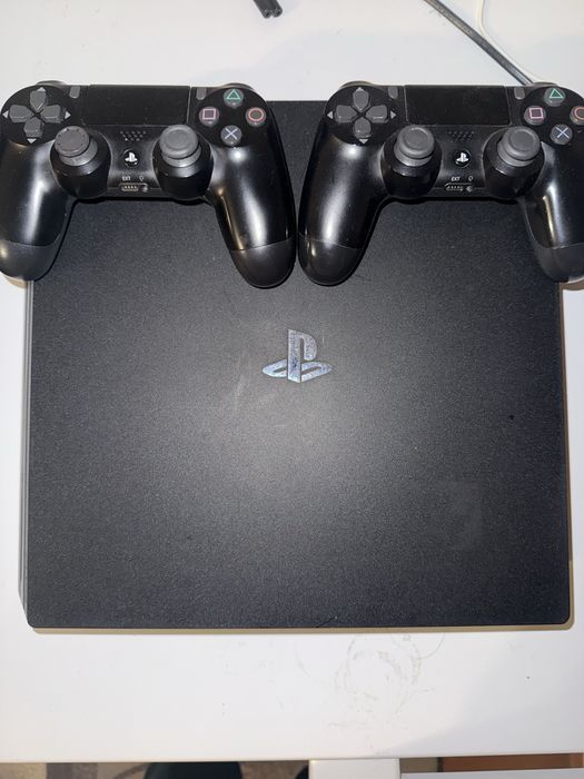 Продам PlayStation 4 Pro
