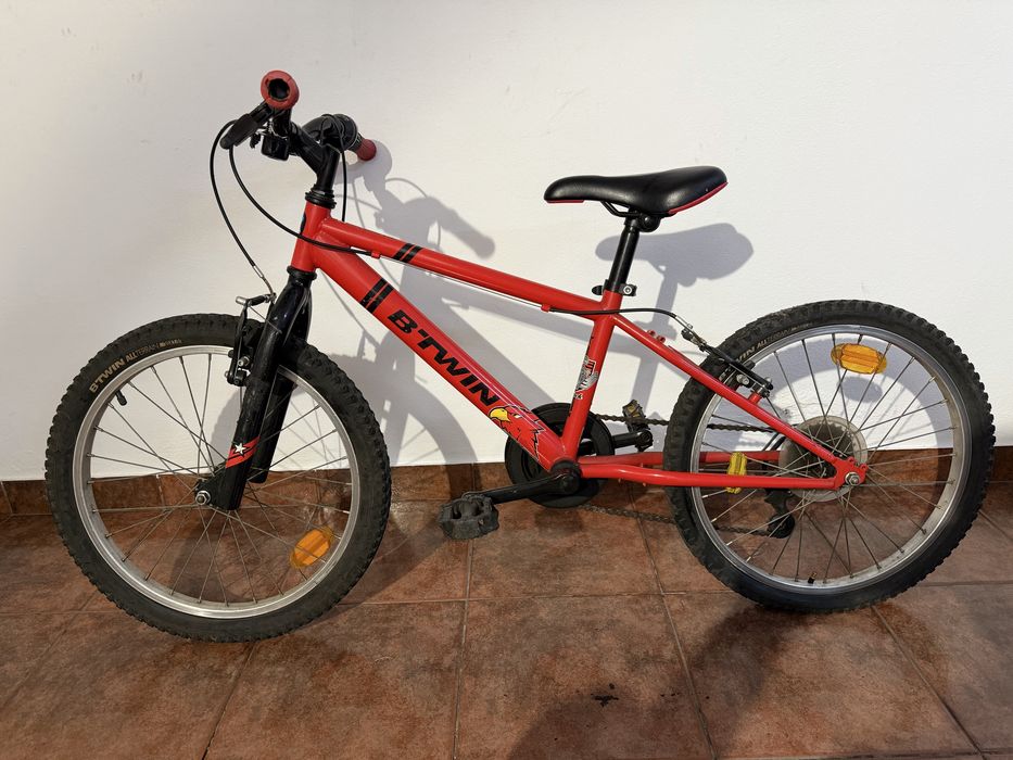 Bicicleta B’TWIN de criança – Vermelha – 20”