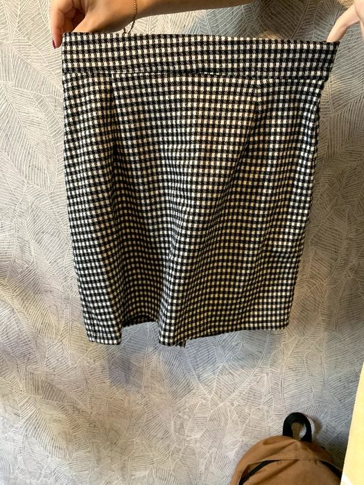 Спідниця S/M з розрізом позаду