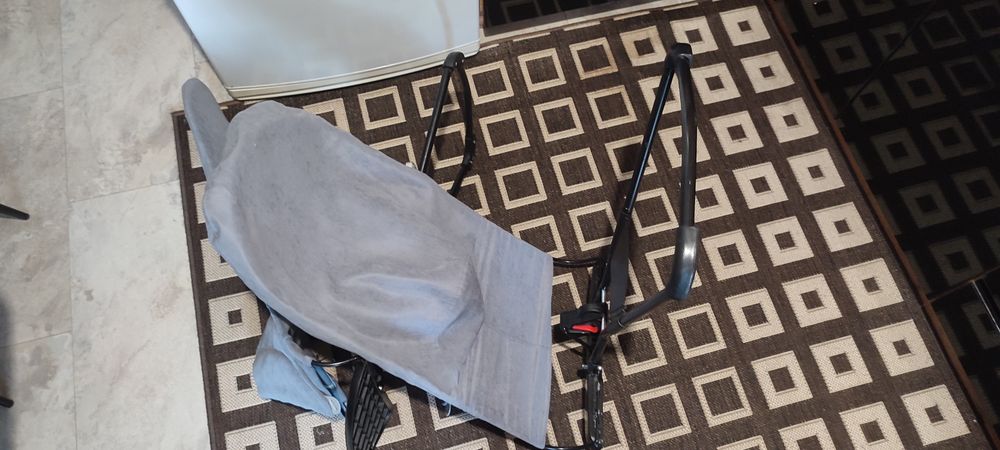 Дитячий шезлонг .