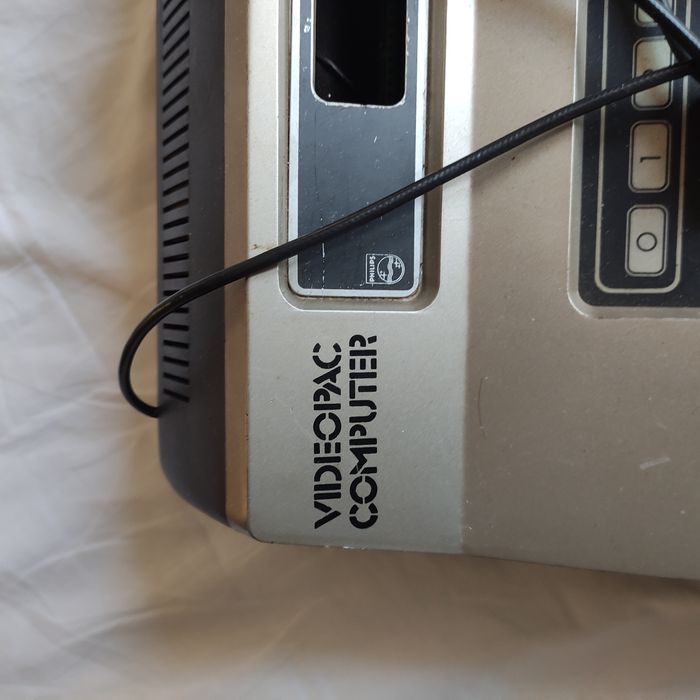 Игровая ретро консоль 8бит