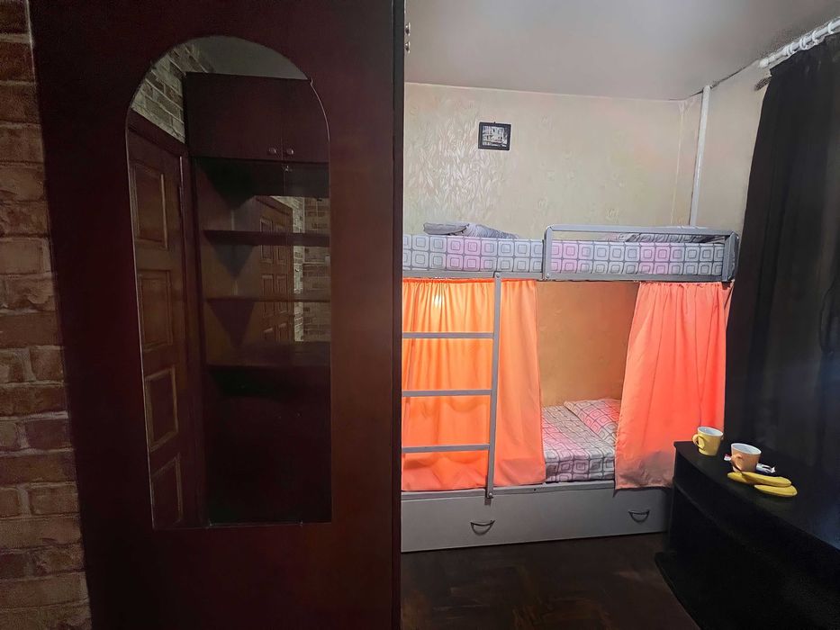 Русановская набережная! Первый этаж! Лучший хостел! 53 грн .