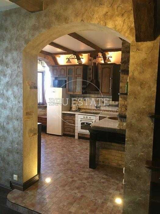 Продам 1 к вул.Дмитрівська 80    м. Університет