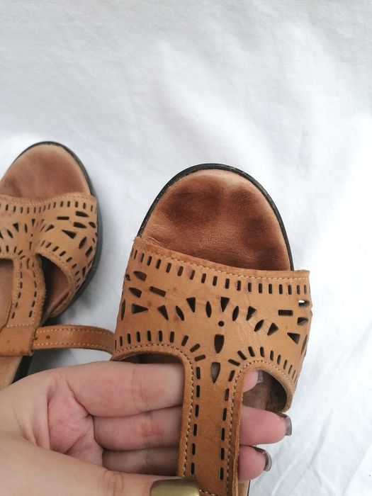 Sandálias Castanhas de Salto