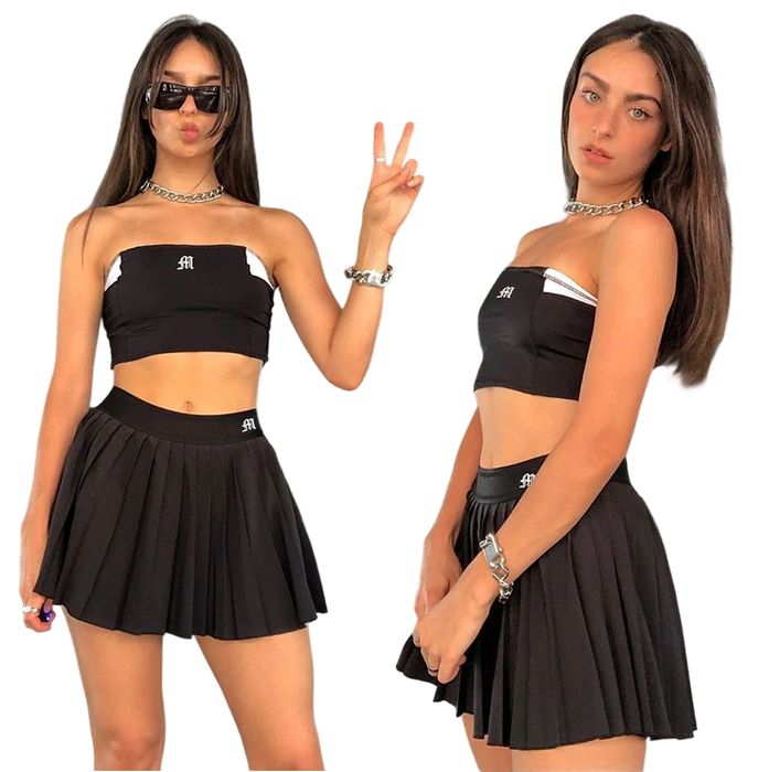 Mini spódniczka plisowana z haftem "M" - L