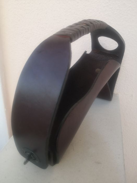 Porta Garrafas em Couro Genuíno