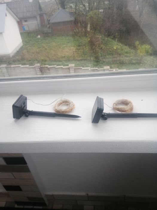 Гирлянда на сонячній панелі.