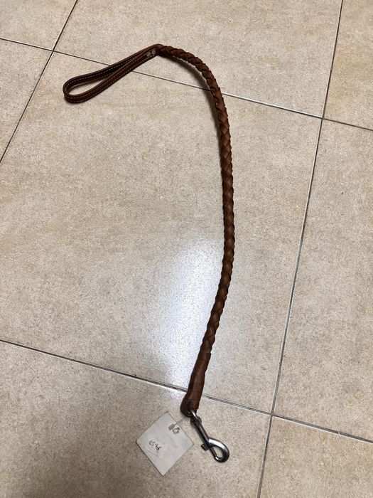 Trela  em couro nova nunca usada