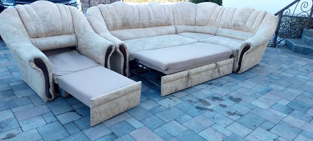 Кутовий диван з кріслом