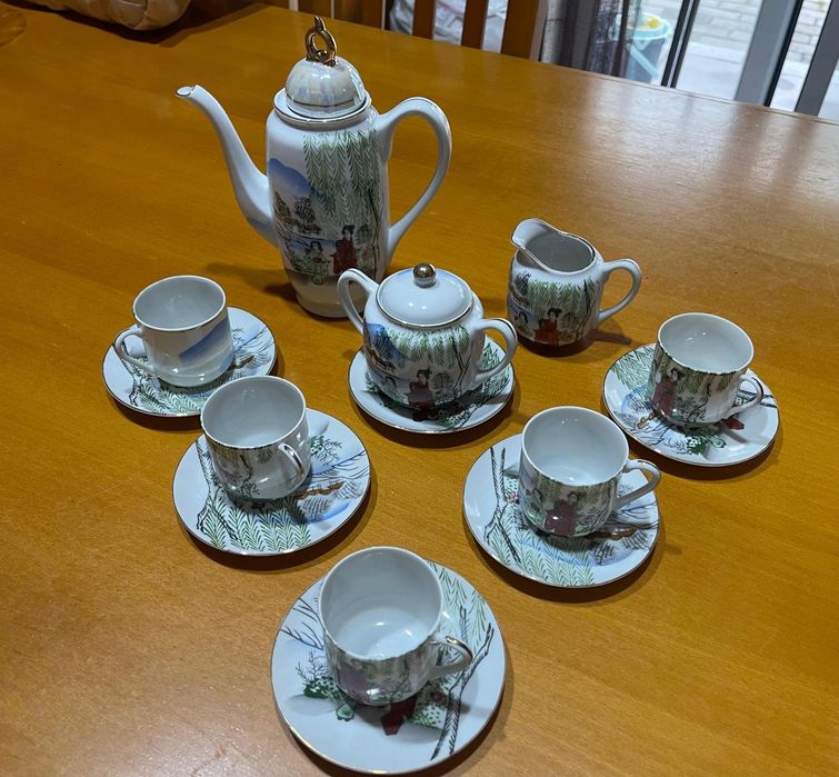 Vendo serviço de porcelana fina