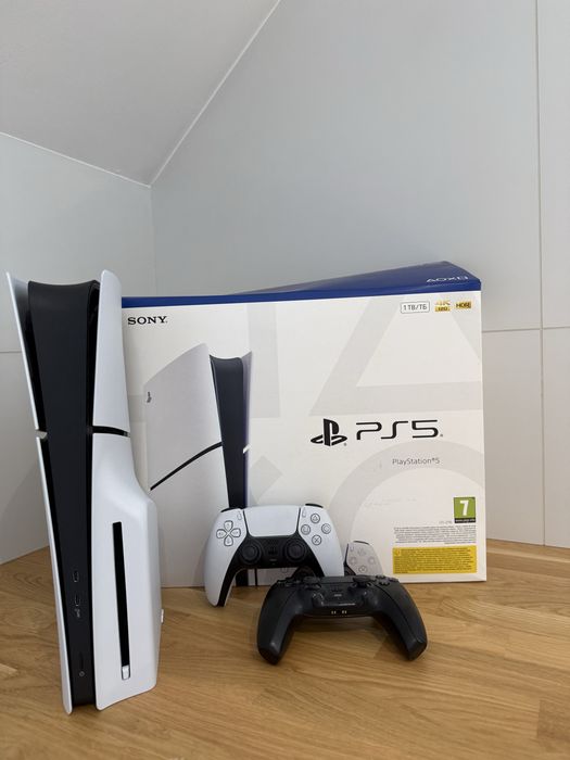 Konsola playstation 5 slim z napedem/2 pady/gwarancja/ładowarka