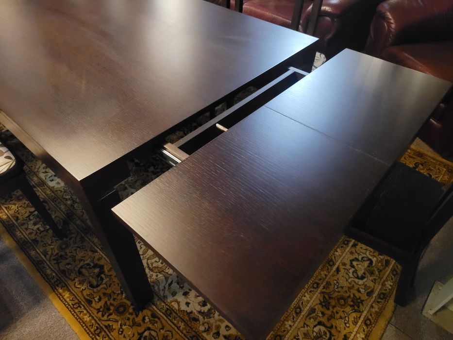 Excelente mesa de sala em madeira maciça - extensível - Só a mes