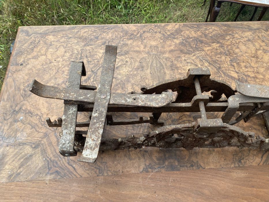 Antyczna żeliwna waga Weber 15kg masywna bogato zdobiona unikat