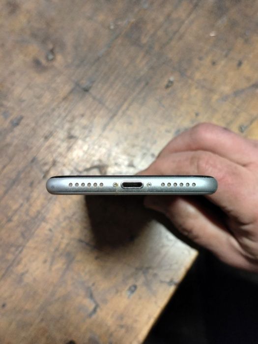 Продам iphone se 2020/64